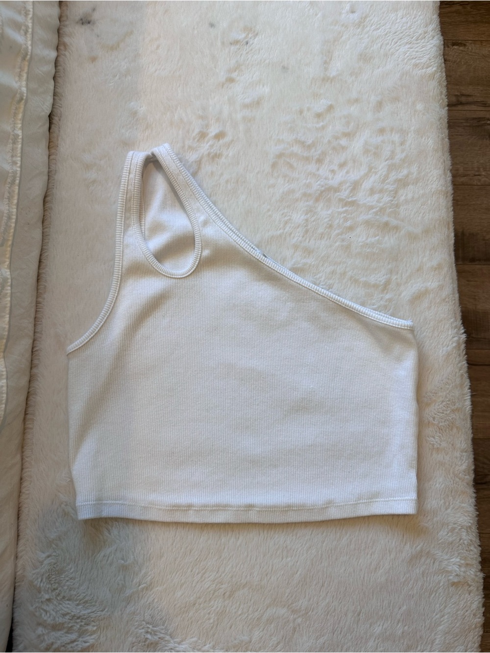 Zara Cream/White Ribbed Crop Top w/ Cut Out